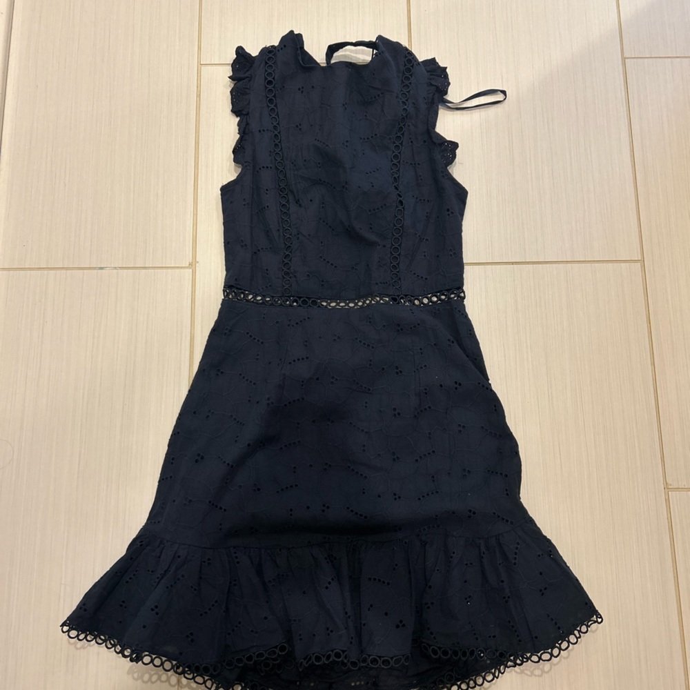 Super cute navy dress!!